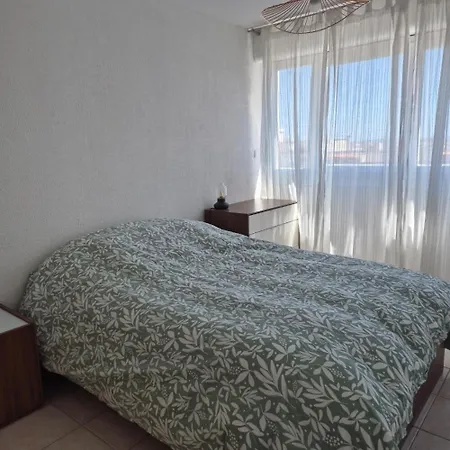 Centre-ville, Rue Michelet, Wifi *